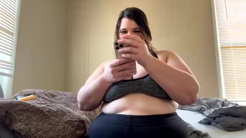 Fee  online show from November 6, 2025, 3:46 pm