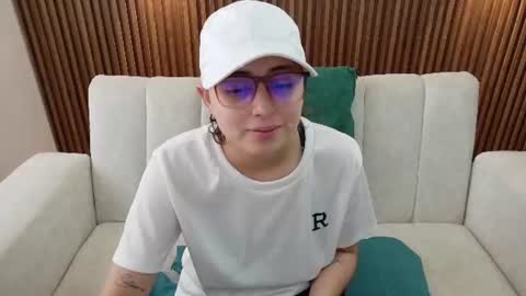Feelena online show from June 24, 2026, 12:48 pm