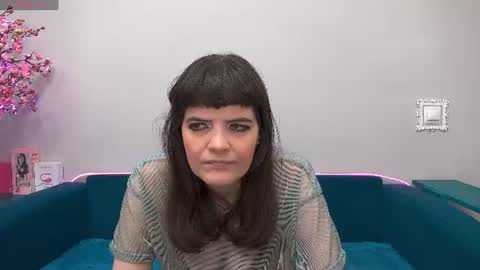 Snapshot of feelsgoodwoman chatting on July 4, 2026, 12:06 am Laura online show from July 4, 2026, 12:06 am