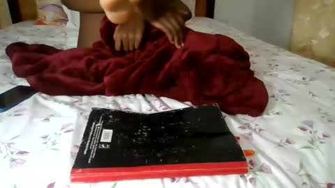 feetlovely507541 online show from May 15, 2026, 8:05 pm