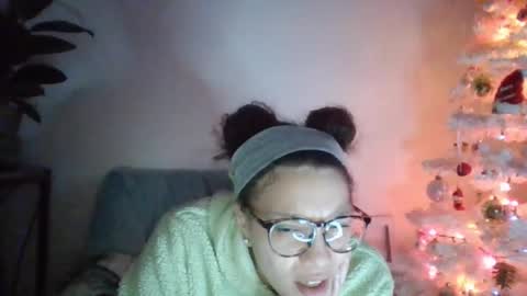 Snapshot of feetnymph chatting on January 13, 2025, 5:33 am Soley online show from January 13, 2025, 5:33 am