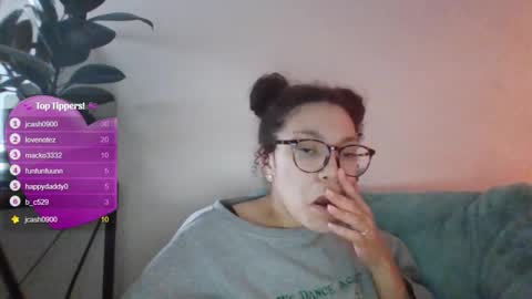 Snapshot of feetnymph chatting on January 14, 2025, 5:40 am Soley online show from January 14, 2025, 5:40 am