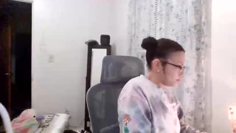 Soley online show from November 21, 2025, 3:05 am