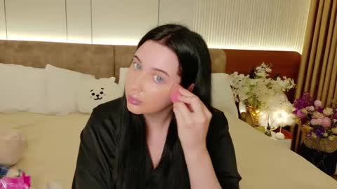 Felicia Herceg online show from January 7, 2026, 3:25 pm