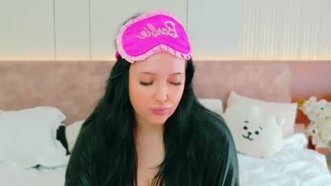 Felicia Herceg online show from February 7, 2026, 8:07 am