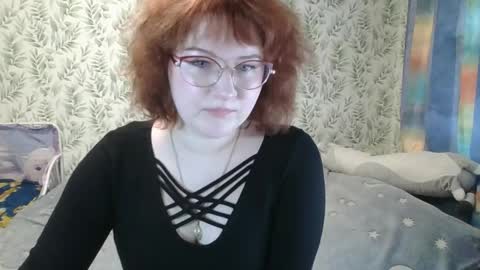 felicity_play online show from April 17, 2026, 6:05 am