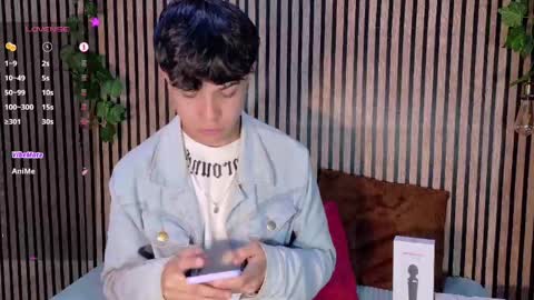 felipe_boy_18 online show from September 27, 2025, 4:06 am