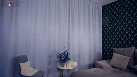 Snapshot of felissiany chatting on January 11, 2026, 4:28 am Hello im Nova online show from January 11, 2026, 4:28 am