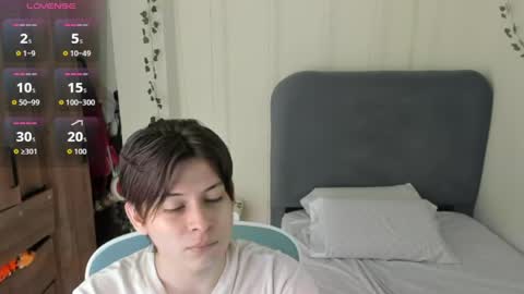 Snapshot of felix_leex chatting on April 26, 2026, 7:44 pm Felix leex online show from April 26, 2026, 7:44 pm