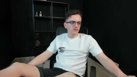 FelixStark online show from May 8, 2026, 5:02 am