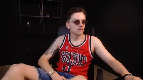 Snapshot of felixstark chatting on July 8, 2026, 5:23 am FelixStark online show from July 8, 2026, 5:23 am