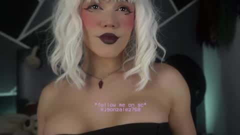 fem_boy6 online show from December 3, 2025, 9:02 pm