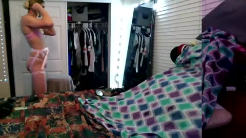 Allie North online show from December 21, 2024, 12:53 am