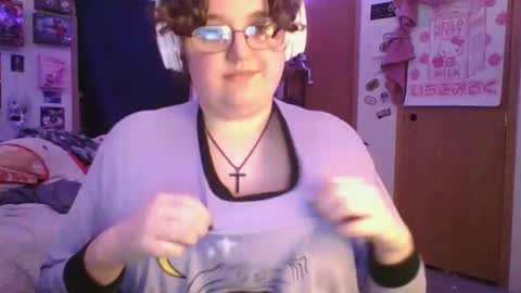 Snapshot of femcelsam chatting on April 6, 2026, 4:10 am femcelsam online show from April 6, 2026, 4:10 am