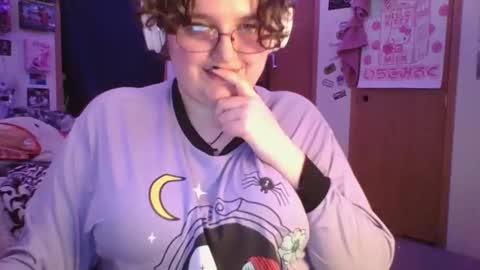 Snapshot of femcelsam chatting on April 6, 2026, 4:46 am femcelsam online show from April 6, 2026, 4:46 am