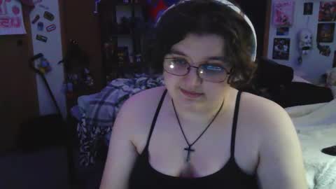 Snapshot of femcelsam chatting on April 13, 2026, 4:29 am femcelsam online show from April 13, 2026, 4:29 am