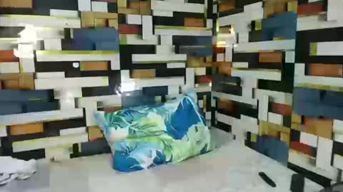 feminine_tsx online show from December 17, 2025, 11:05 am