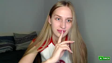 Femke online show from October 1, 2025, 7:42 pm