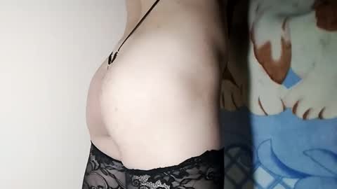 femlind online show from October 10, 2025, 5:39 am