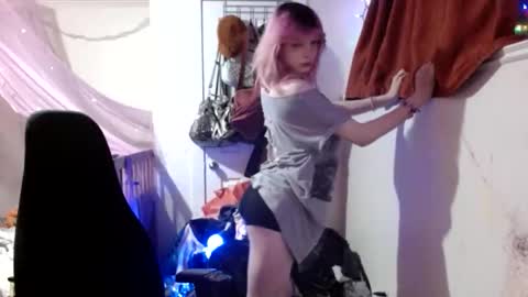 fempue online show from March 27, 2026, 12:16 am