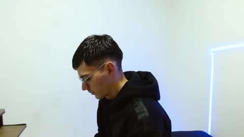 FeniXtream online show from January 3, 2025, 1:03 pm