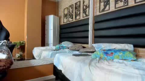 fer_florez online show from June 11, 2026, 12:32 am