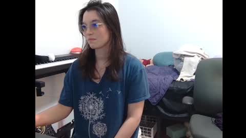 Snapshot of feralasf chatting on December 3, 2024, 5:31 am FE fee online show from December 3, 2024, 5:31 am