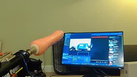 Snapshot of feralasf chatting on October 24, 2025, 6:43 am FE fee online show from October 24, 2025, 6:43 am