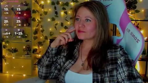 Snapshot of ferall_berrry chatting on March 2, 2026, 2:13 pm Ferall Btrrry online show from March 2, 2026, 2:13 pm