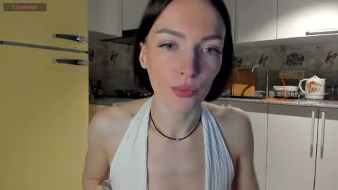 Leya online show from April 15, 2026, 4:36 pm