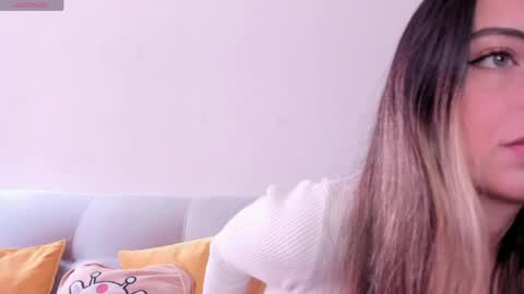 fernanda  online show from June 8, 2026, 3:23 pm