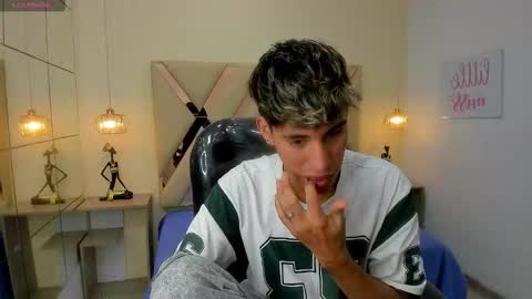 FER PHOENIX online show from February 25, 2026, 4:33 am