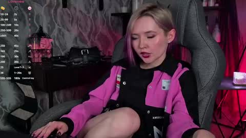 Rey online show from April 18, 2026, 7:07 pm