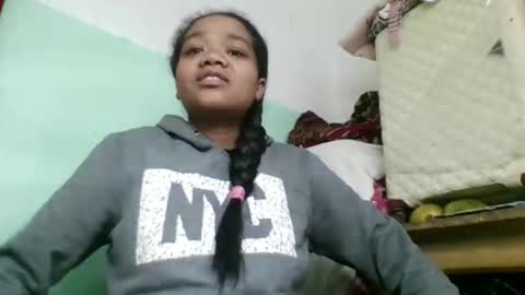 fetranialdy online show from November 17, 2025, 5:02 am