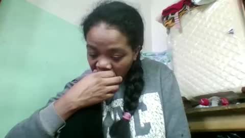 fetranialdy online show from November 19, 2025, 4:34 am