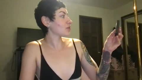 fgsammie online show from October 7, 2025, 5:37 am