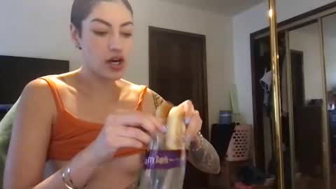 fgsammie online show from October 28, 2025, 10:23 pm