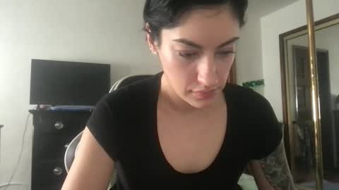 fgsammie online show from November 10, 2025, 8:19 pm