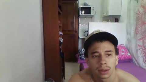 Fhily online show from November 29, 2025, 2:42 pm