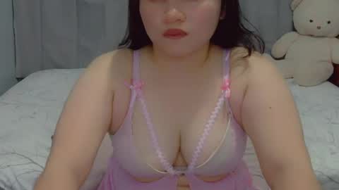 Snapshot of fhwilloughbyxx chatting on April 17, 2026, 9:45 am fhwilloughbyxx online show from April 17, 2026, 9:45 am