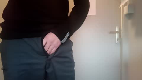 Snapshot of fifi010203 chatting on December 7, 2024, 12:02 pm fifi010203 online show from December 7, 2024, 12:02 pm