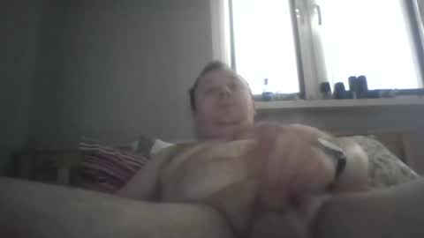 filipek757 online show from November 3, 2025, 10:27 am