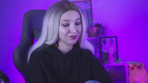 cap and Lana  online show from December 21, 2024, 2:37 pm