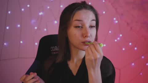 cap and Lana  online show from January 8, 2025, 8:06 am