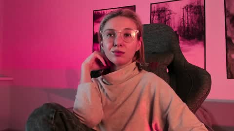 cap and Lana  online show from February 28, 2025, 9:04 am