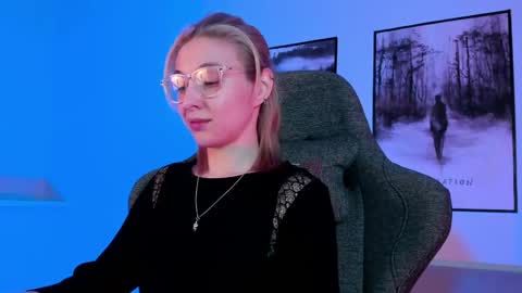 cap and Lana  online show from March 6, 2025, 2:41 am