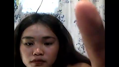 filipinagirl_18 online show from April 15, 2026, 9:27 am