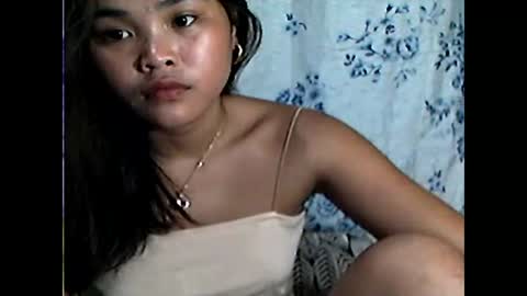 filipinagirl_18 online show from May 2, 2026, 9:36 am
