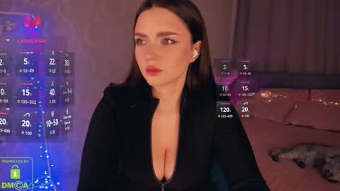 LEEN online show from October 5, 2025, 10:51 pm