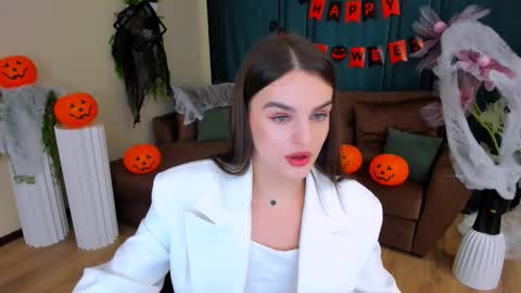 Amanda online show from October 28, 2025, 10:08 am